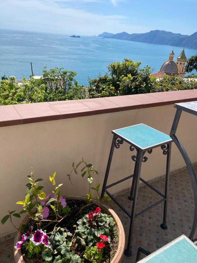 Il Profumo Dei Fiori Lägenhet Praiano Exteriör bild