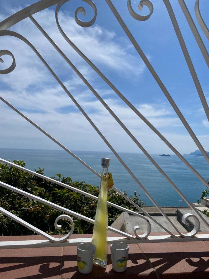 Il Profumo Dei Fiori Lägenhet Praiano Exteriör bild