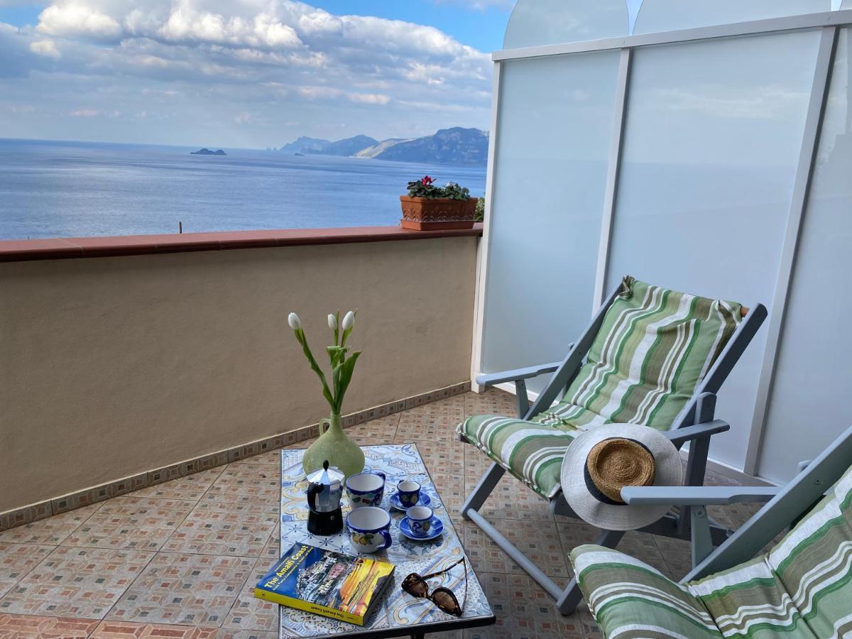 Il Profumo Dei Fiori Lägenhet Praiano Exteriör bild